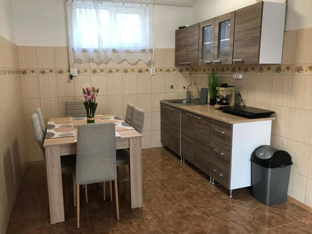 Summer Apartman Hajdúszoboszló Eksteriør bilde